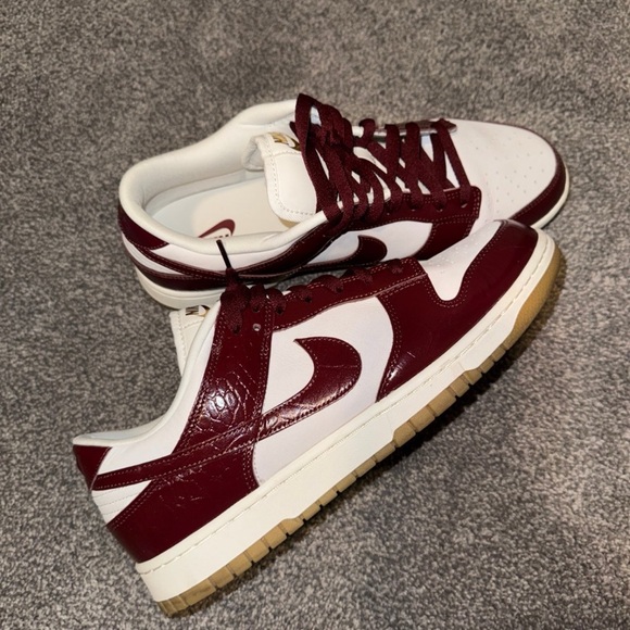 Women's Dunk Low LX
Dark Team Red and Phantom - Picture 1 of 8